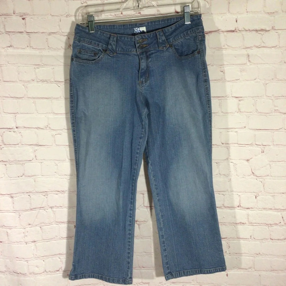 TILT Stretch Medium Wash Blue Denim Capris - Size 7 - Picture 2 of 12